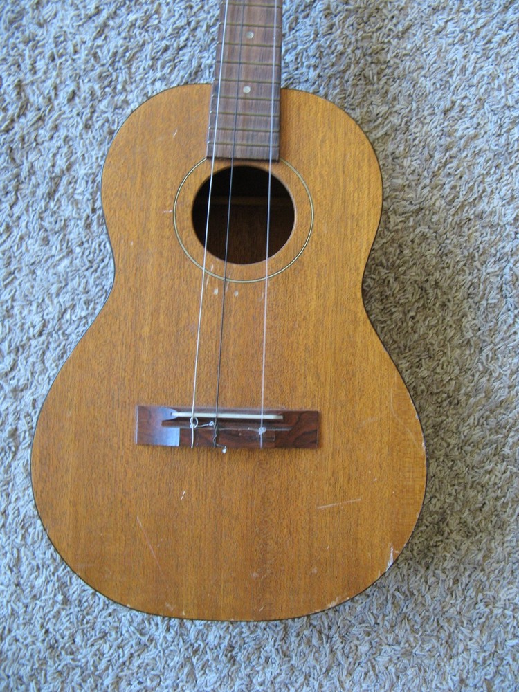 Vintage Harmony Baritone Ukulele Uke 30”