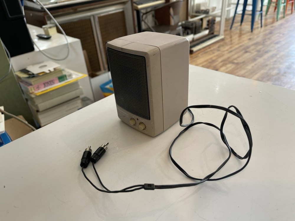 Commodore A10 Speaker - Tested Working