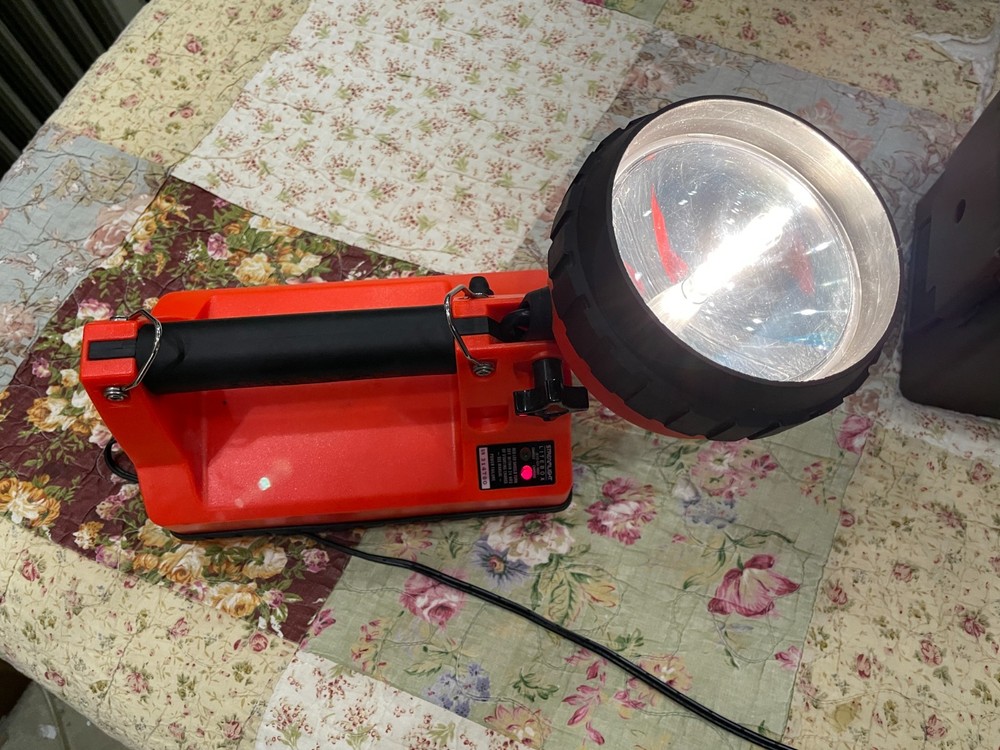 Streamlight Litebox Flashlight With Docking Station, Wall Plug Cable & Car Cable