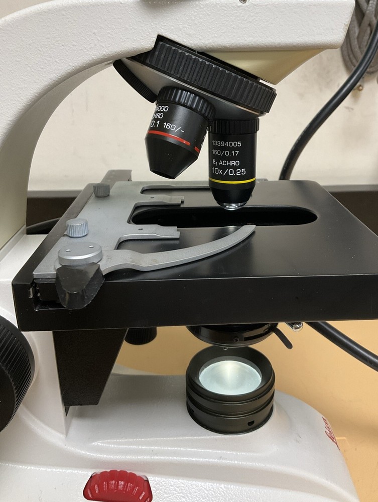 Leica BME Microscope 13395H1X with Objectives and Dust Cover