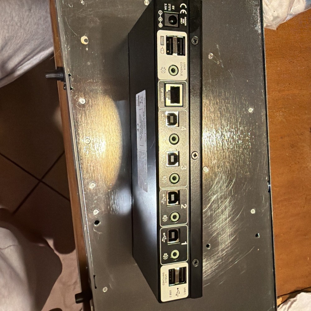 Black Box ServSwitch Freedom Desktop KVM Switch KV0004A