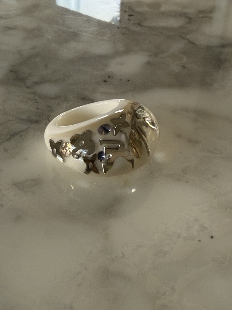 Louis Vuitton White Lucite Inclusion Ring size M