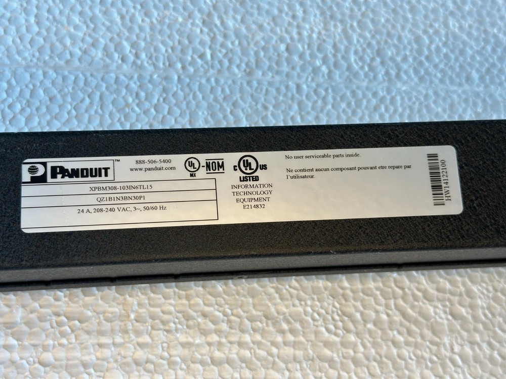 Panduit 8-Outlet Vertical Power Strip Rack-Mountable