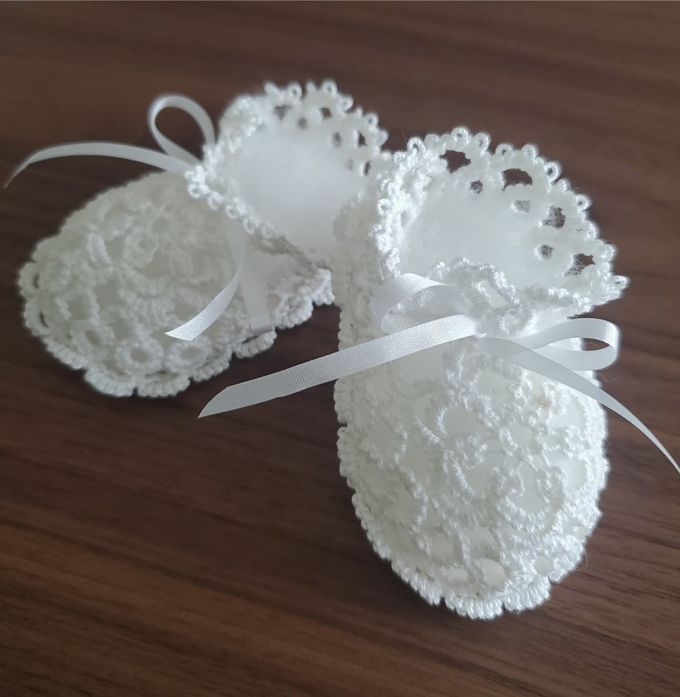 Frivolite booties
