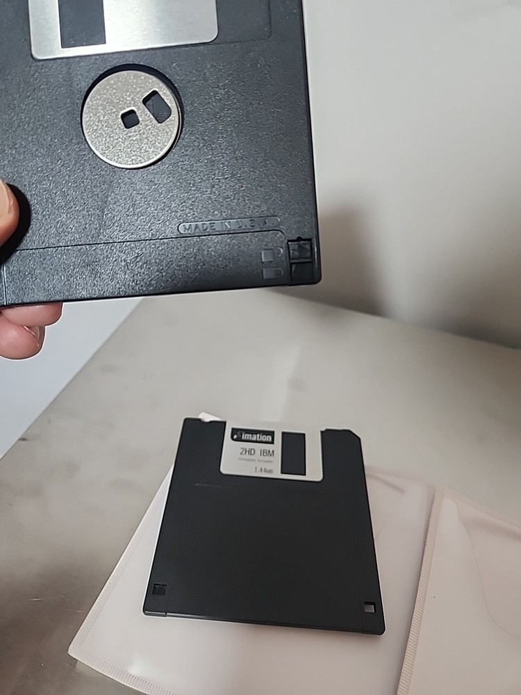 Imation 3.5" Floppy Disks Diskettes 2 Pack IBM Formatted 1.44MB 2HD