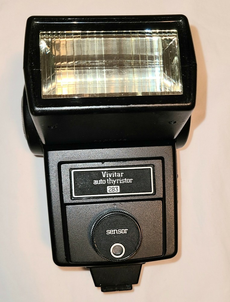Vintage Vivitar auto thyristor 283 camera flash