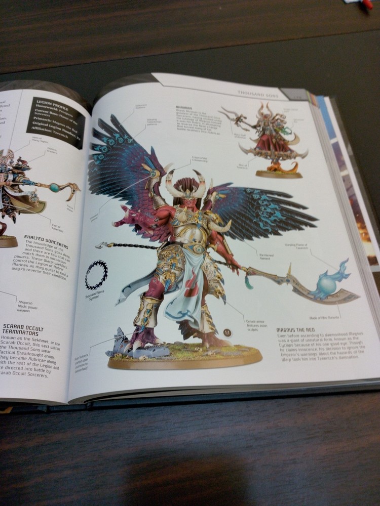 Warhammer 40,000 The Ultimate Guide Book