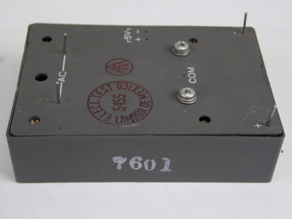 LAMBDA / VEECO LZS-11 REGULATED POWER SUPPLY