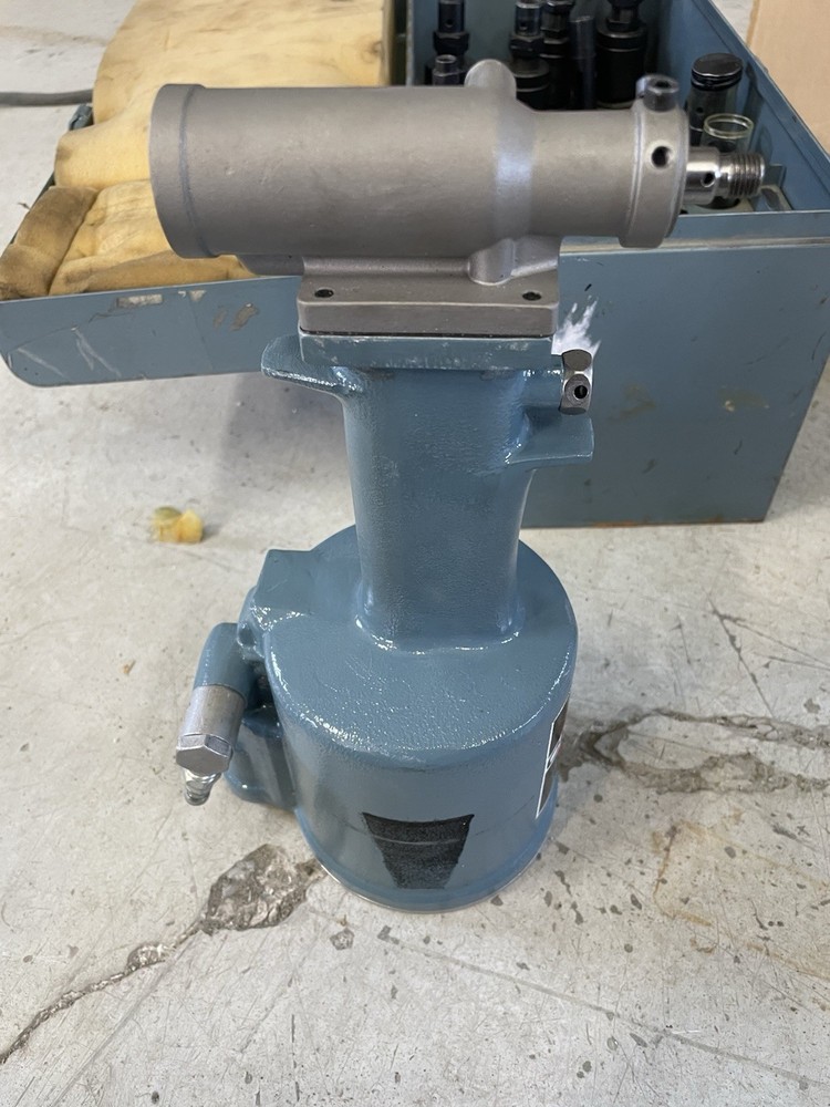 G740 CHERRY RIVETER RIVET GUN