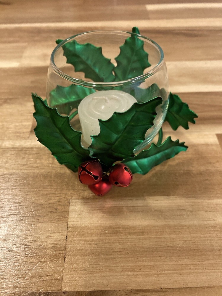 Holly And Berries Tea Light