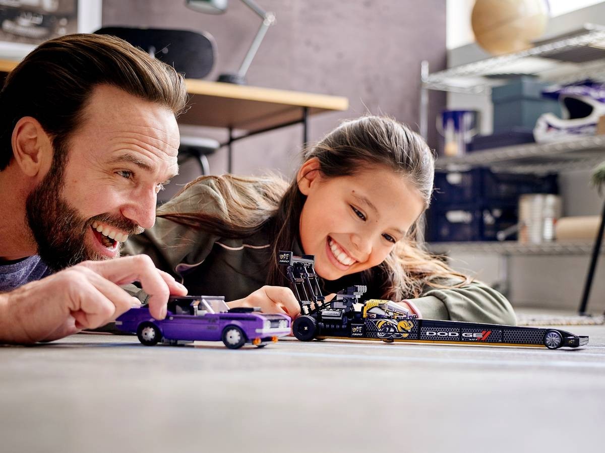 Lego Mopar Dodge SRT Top Fuel Dragster and 1970 Dodge Challenger T/A 76904 New