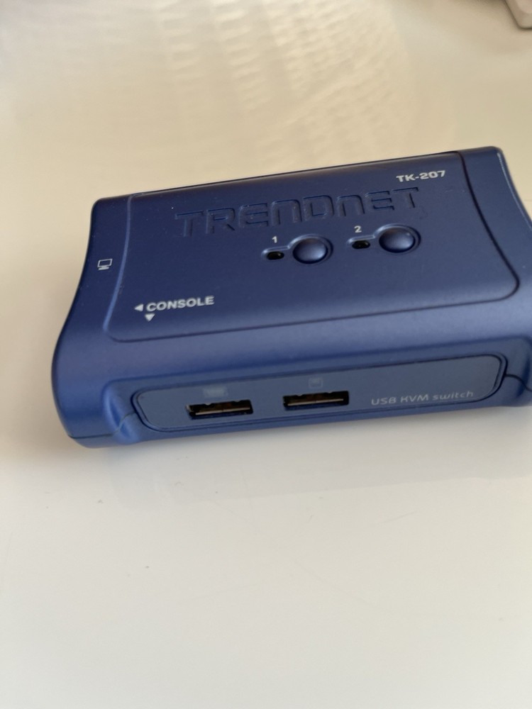 TRENDnet TK-207 – 2-Port PS/2 KVM Switch