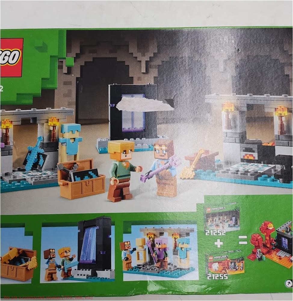 LEGO Minecraft The Armory Building Set 21252 *SEE DETAILS*