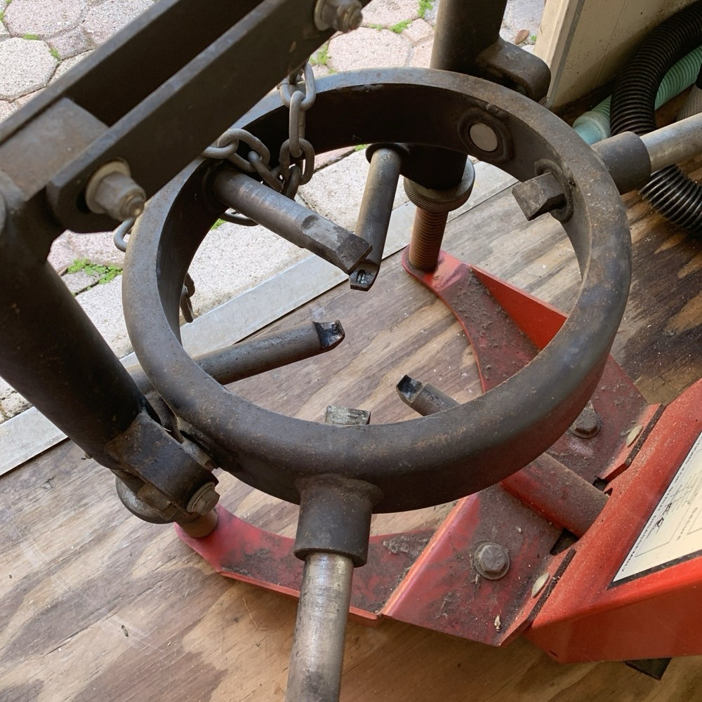 BRANICK Model 7200 Strut Spring Compressor RED / LOCAL PICKUP ONLY