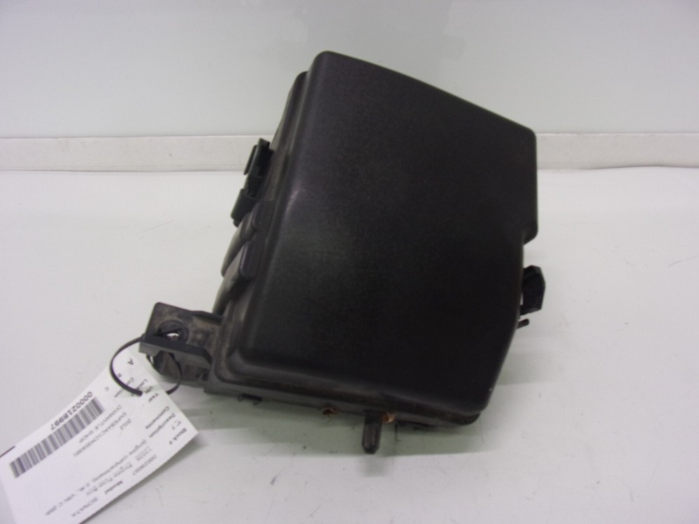 HYUNDAI SONATA 2011-2012 Engine Fuse Box (engine compartment)