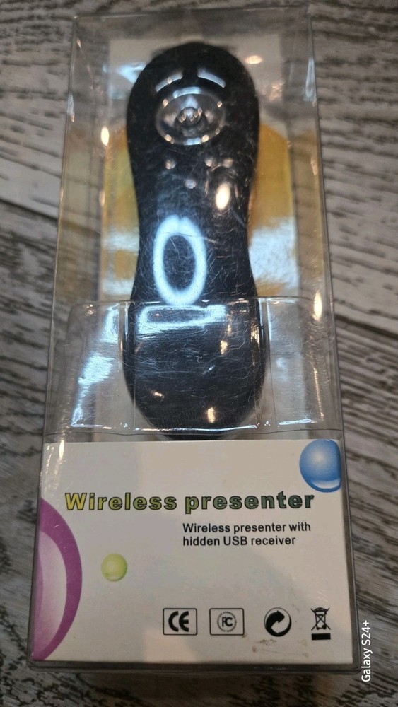 New Wireless Presenter With Hidden USB Receiver Black With Laser