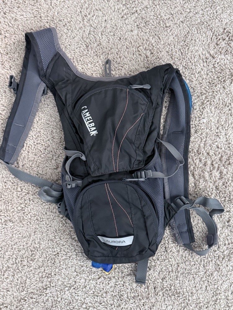 Camelbak Aurora Gray Hydration Day Pack 2L Bladder Hiking Backpack with Bladder