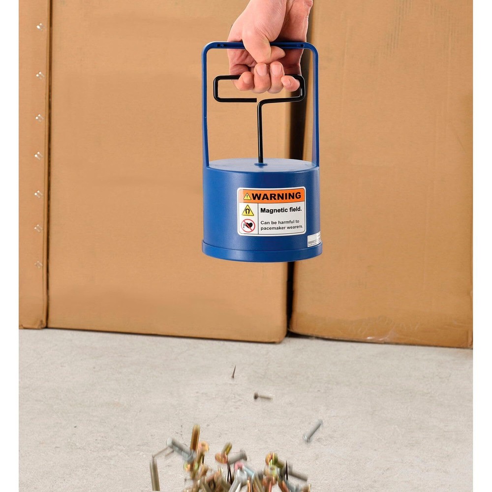 Global Industrial Magnetic Bulk Lifter 15 lb. Pull