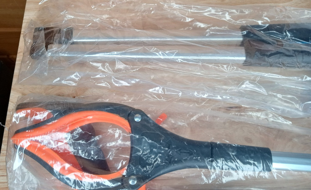 Folding Grabber Tool 2 Pack Magnetic Tip 360 Swivel Open Box Tested