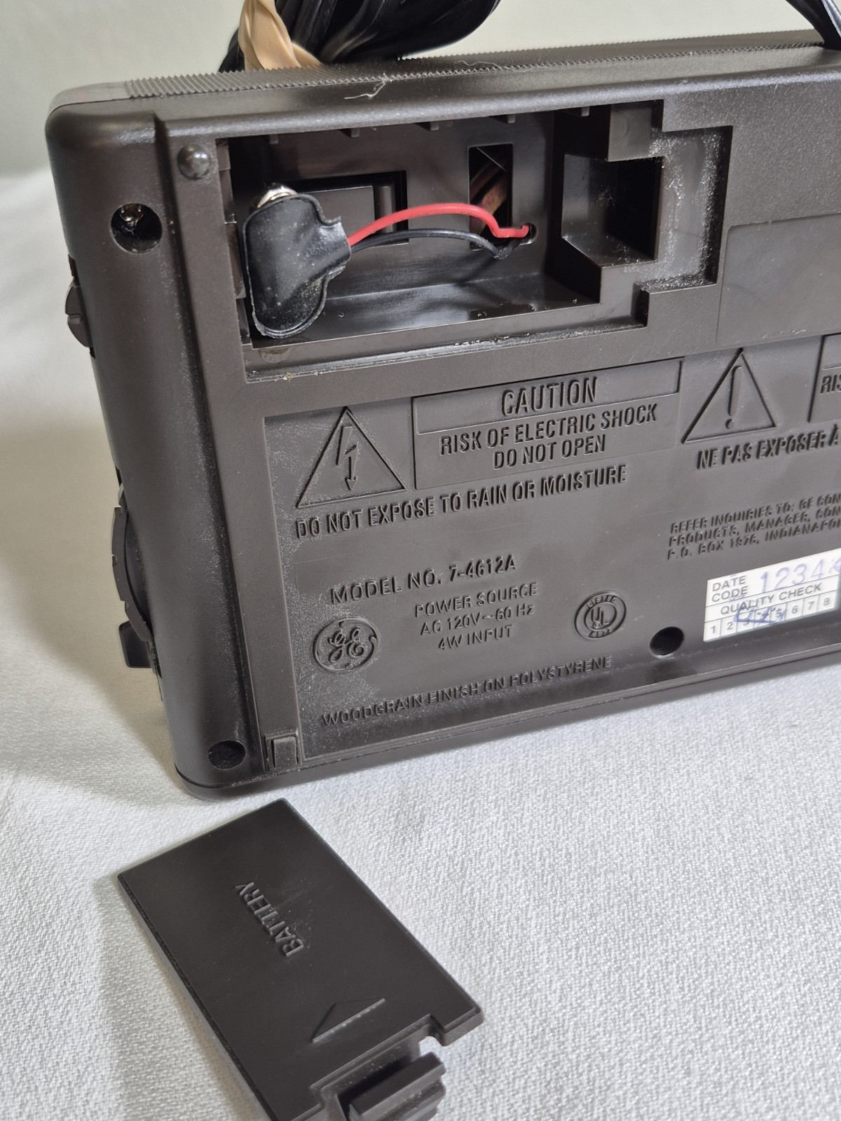 Vintage GE Digital Clock Radio Model 7-4612A AM/FM Alarm TESTED W/ COVER