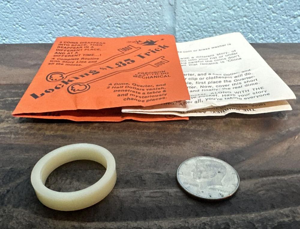 Vintage *RARE* Locking $1.35 Trick Magic Trick