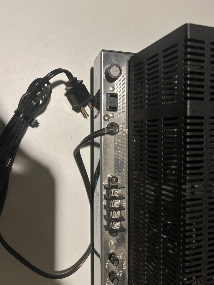 McIntosh MC752 75-Watt Stereo Solid State Power Amplifier