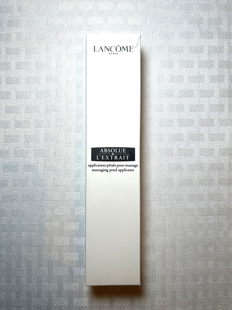 Lancôme Absolue Pro Massaging Petal Applicator