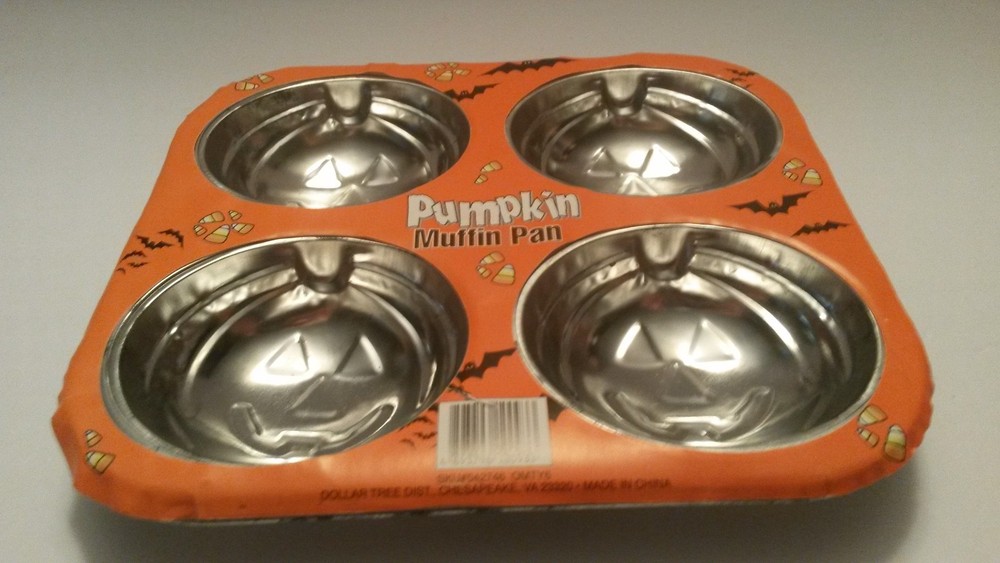 Pumpkin Jack-O-Lantern muffin mold pan