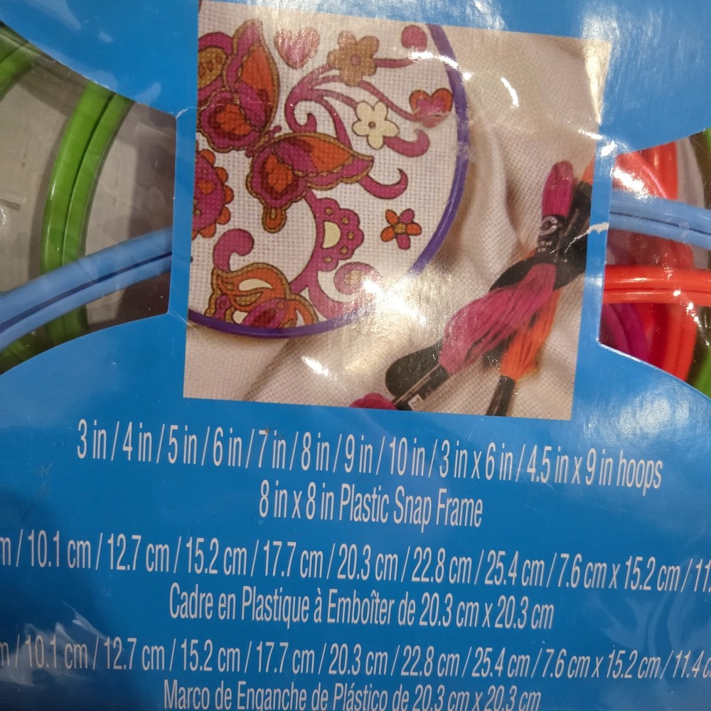 Loops & Threads Stitchery Hoops and Frame Set 22 pcs Embroidery Needlework NEW