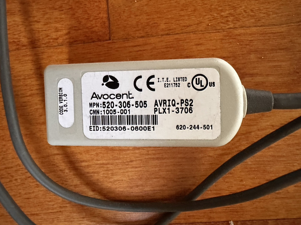 Avocent  (AVRIQ-PS2) KVM switch