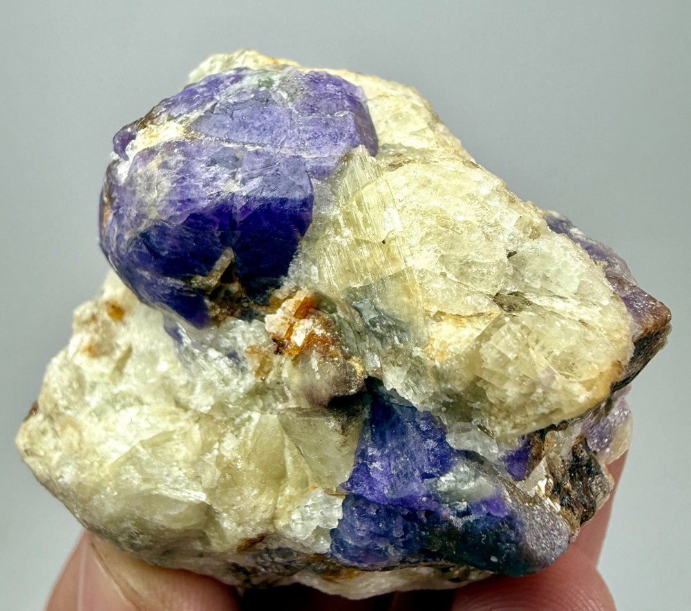 99 Gr. Fluorescent Sharp Tenebrescent Hackmanite Crystal with Winchite On Matrix