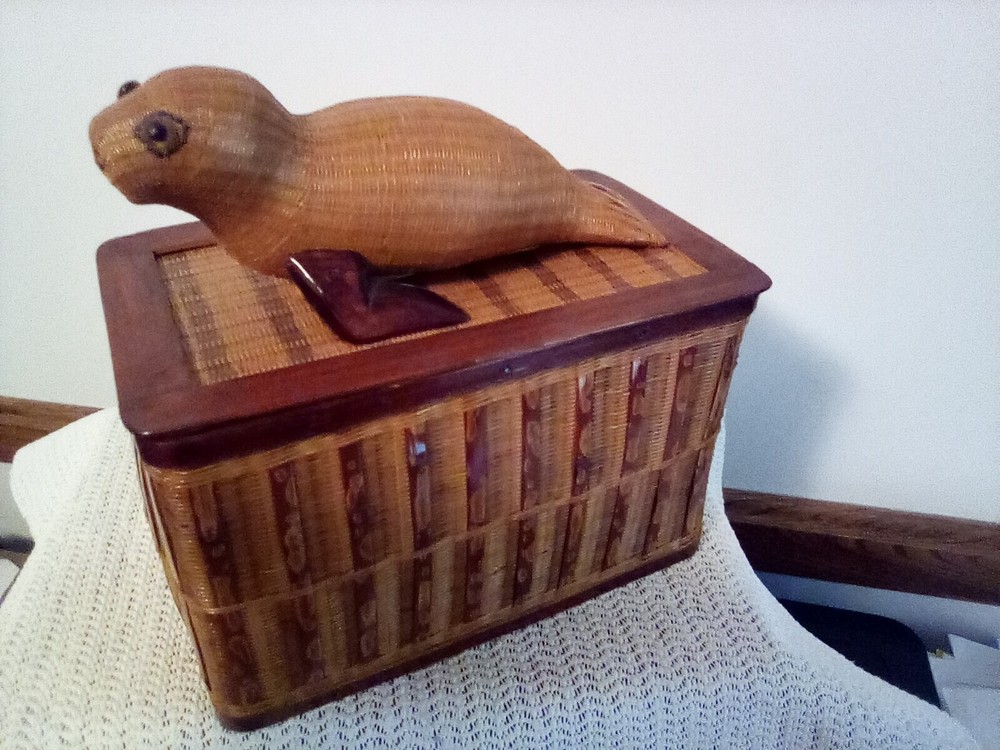 Seal Keepsake box. Possibly bamboo 8" x 8" x4.5"