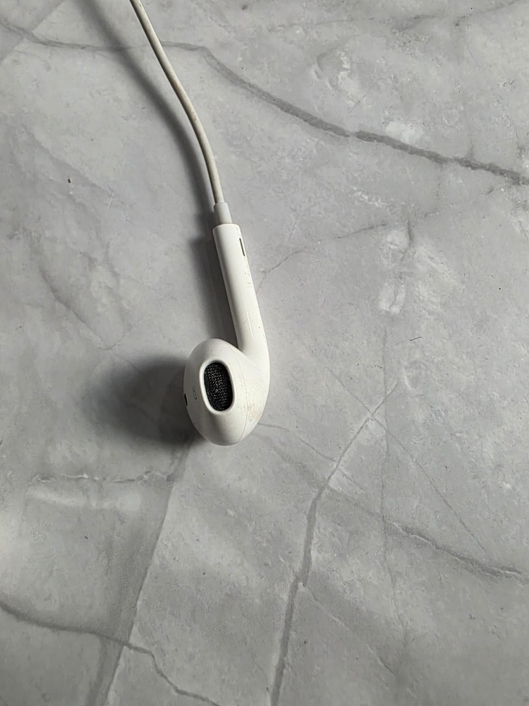 Apple EarPods Lightning Wired Headphones for iPhone – Tested Working – Used