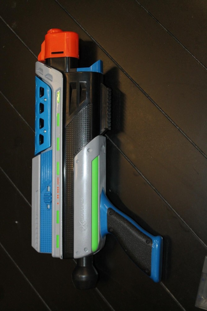 Xploderz Gun Invader X3 With Target Item No #46025