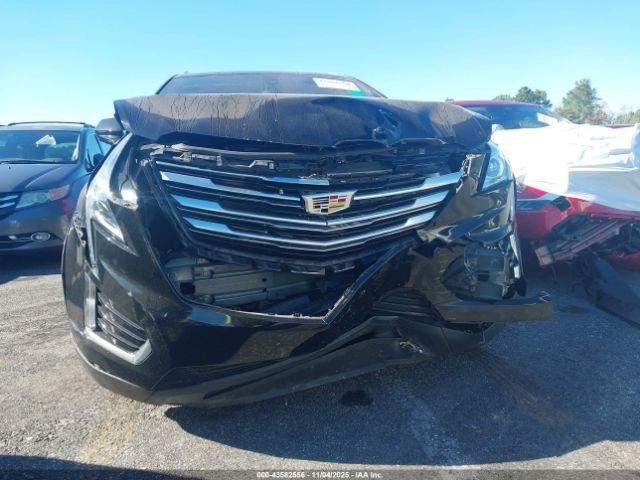 XT5 2018 Glove Box 4921667