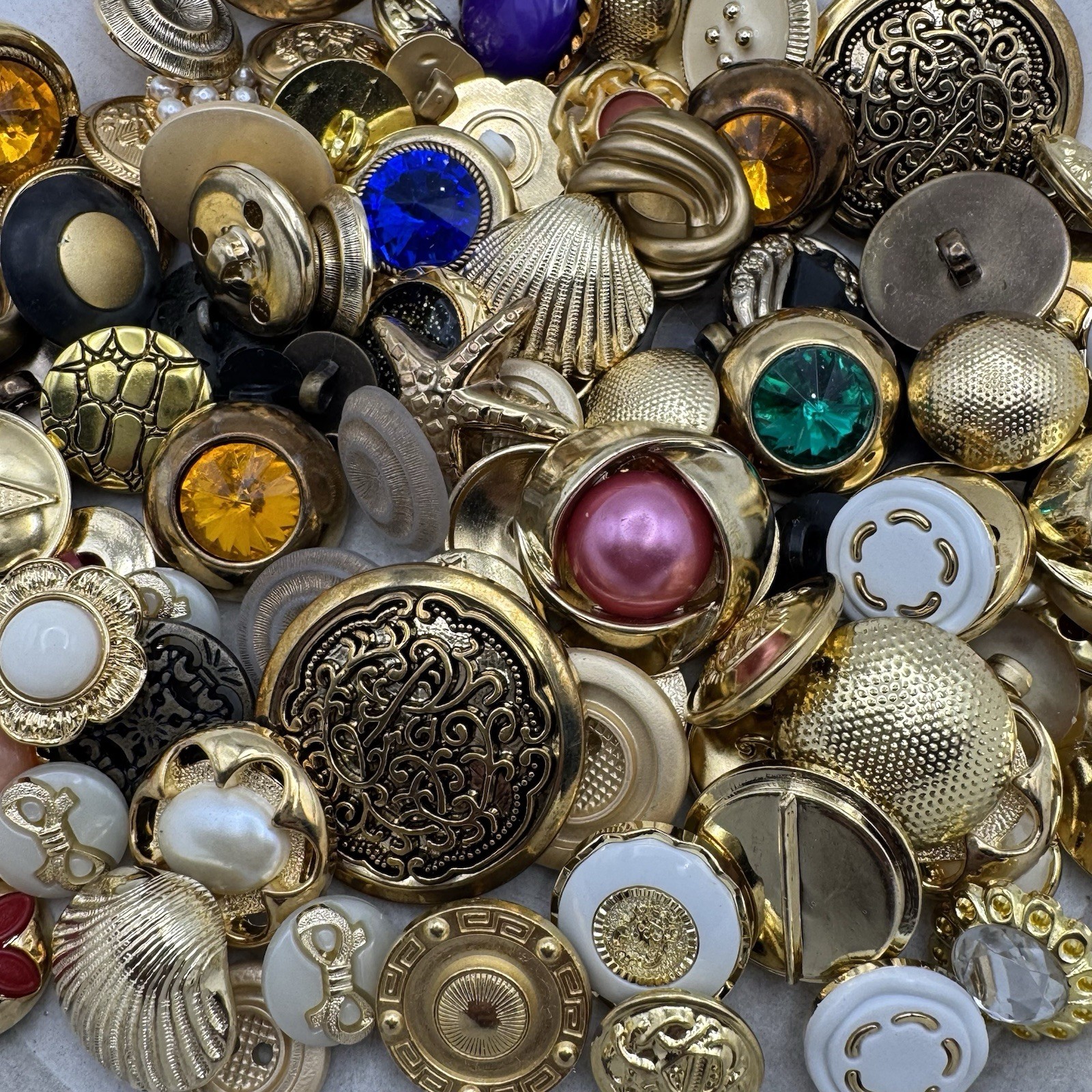 VIP Premium MIXED LOT All Kinds Of GOLD & ANTIQUE GOLD Buttons All Sizes