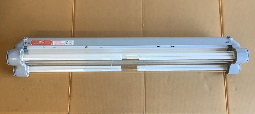 Appleton APL440BU Hazardous Location Light Fixture Explosion Proof Spray Booth