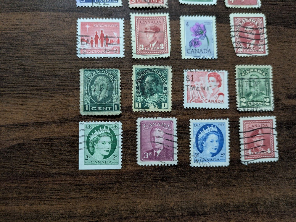 Canada Postage Stamps - Canada - Vintage - 20 Various Stamps (212)