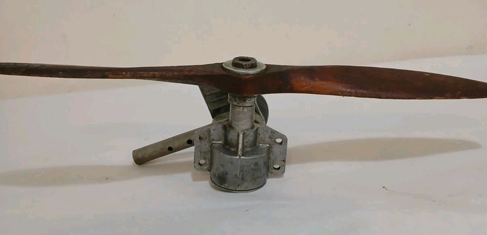 Bunch Model Airplane Co. Vintage Engine