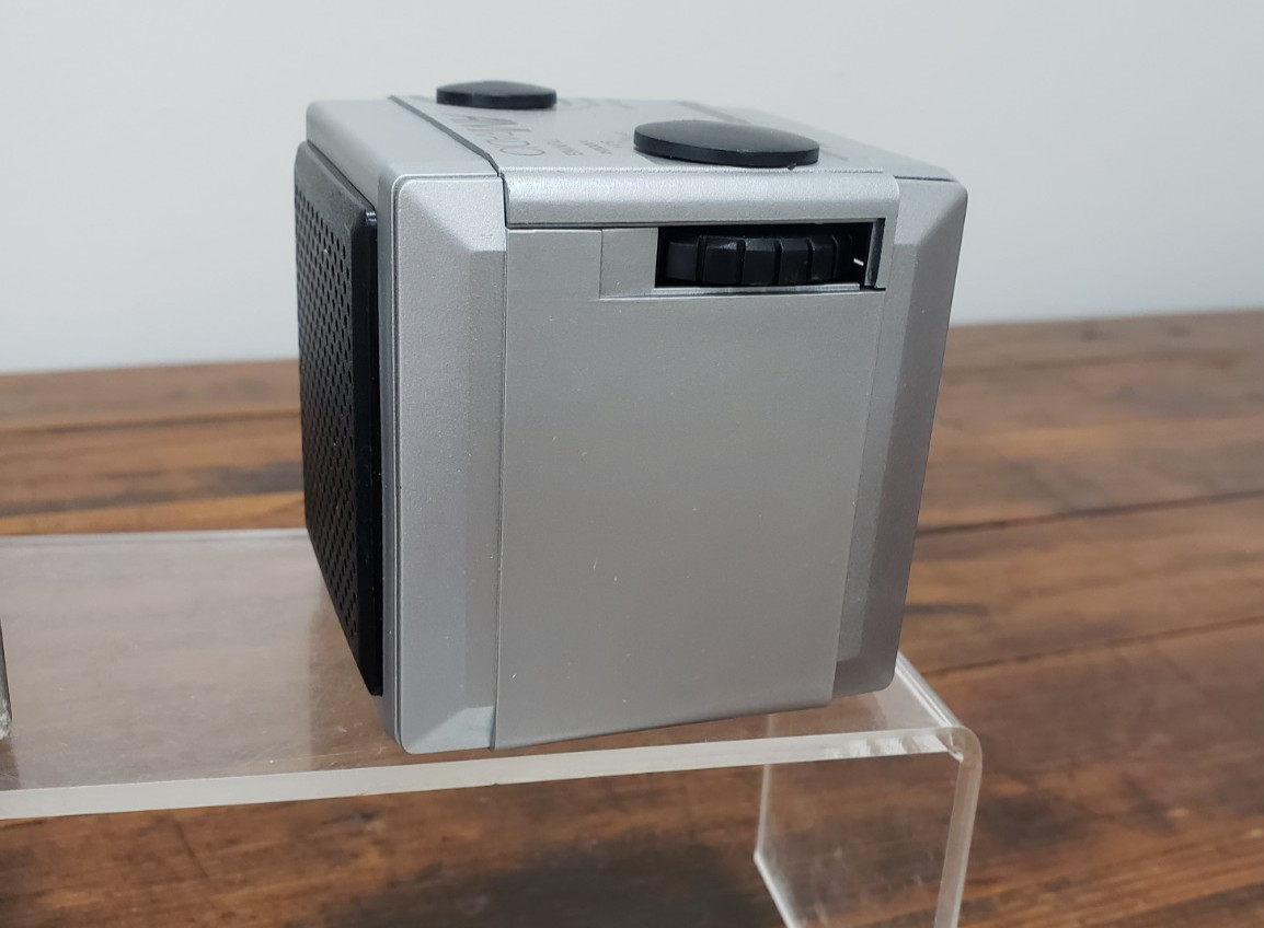 Vintage Americana Brand Battery Powered AM Cube Radio in Box, Works