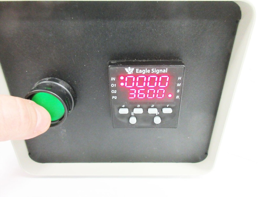 EAGLE SIGNAL B506-7001 REPEAT CYCLE PROGRAMMABLE TIMER SYSTEM