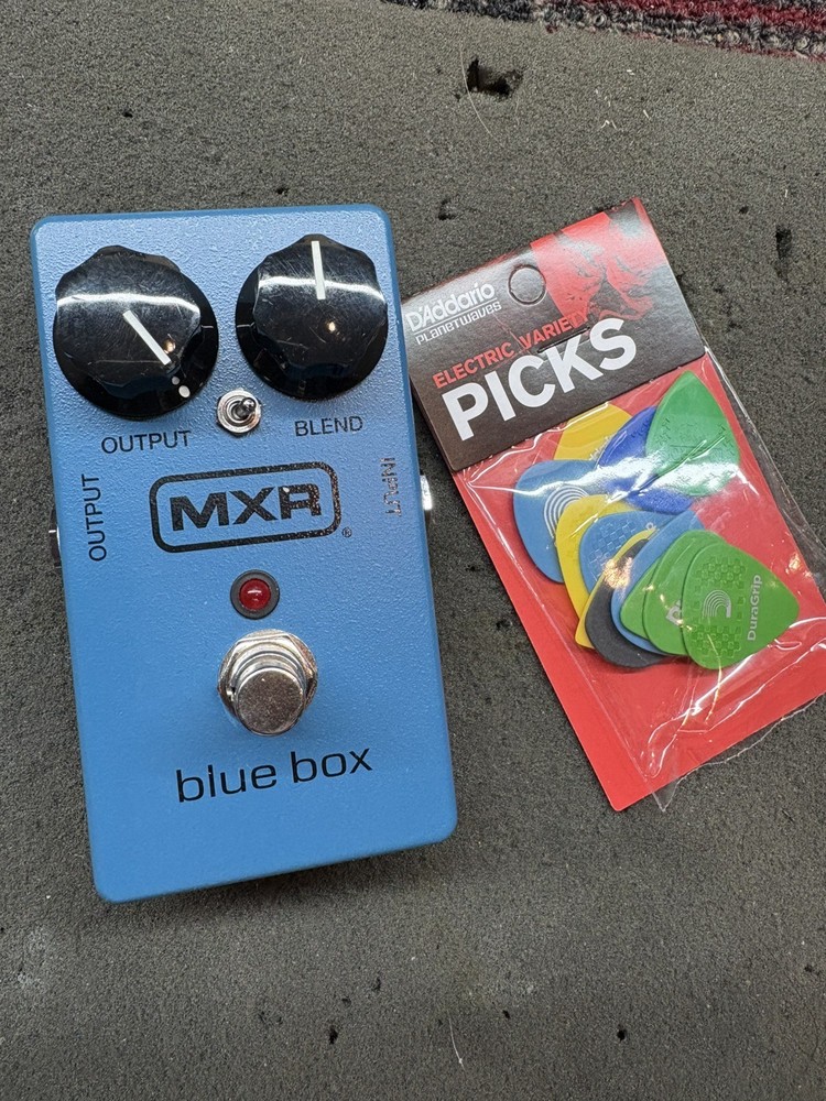 Modified MXR M103 Blue Box w/ boost and octave select