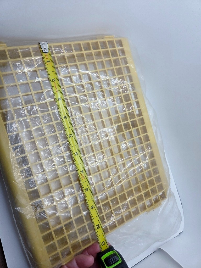 Vintage 1977 Rubbermaid modular shelf 2306 Part Plan Yellow / tan