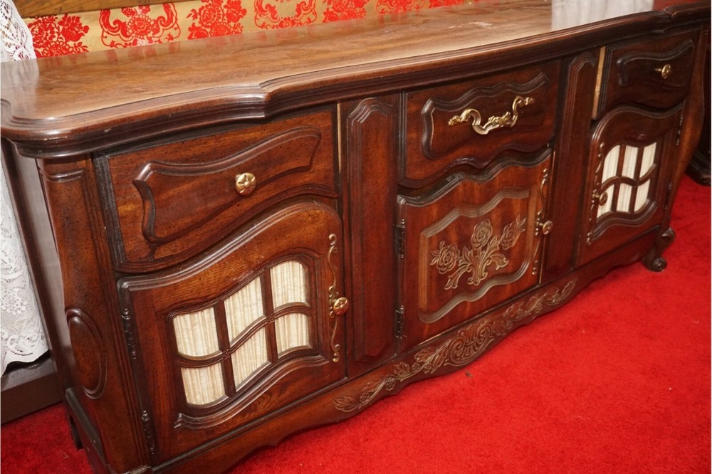 VINTAGE BALL FOOT SERVER BUFFET