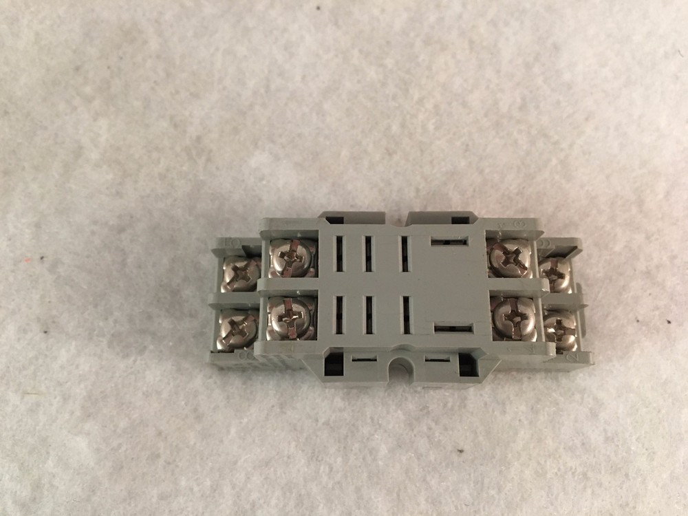 Dayton 10A 300VAC 95Y31C-E Relay Base Socket