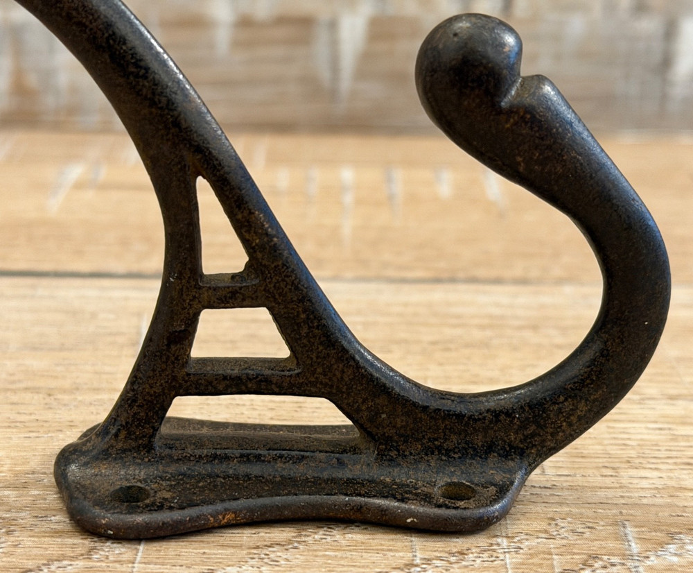 ANTIQUE IRON HAT COAT HOOK