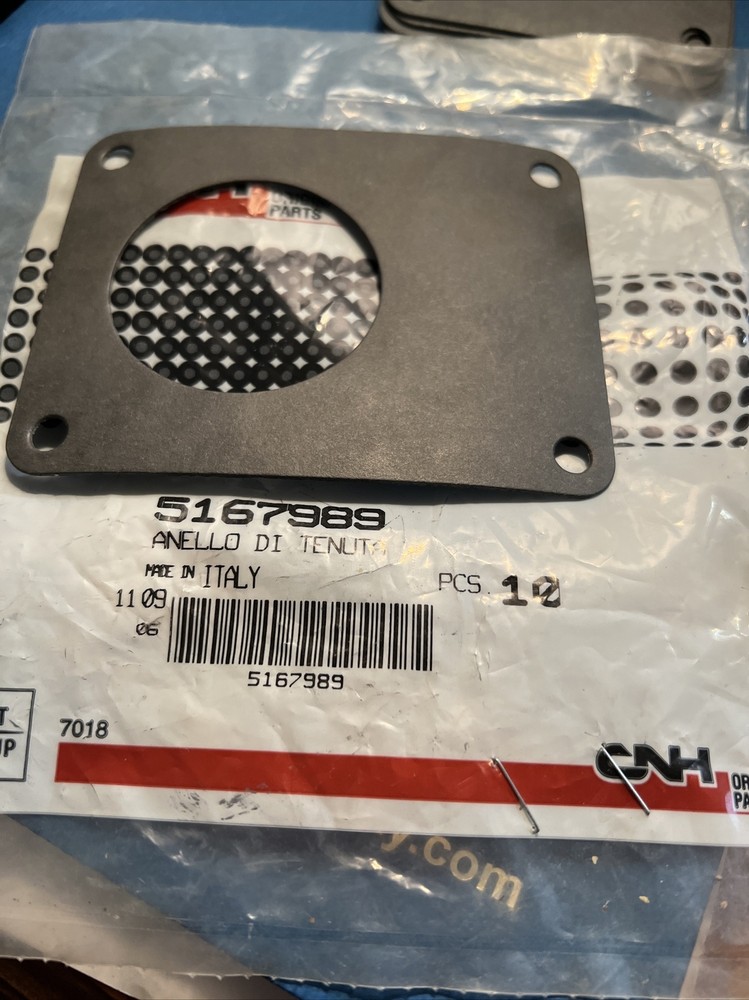 NH / Case: Pump Gasket, Part # 5167989