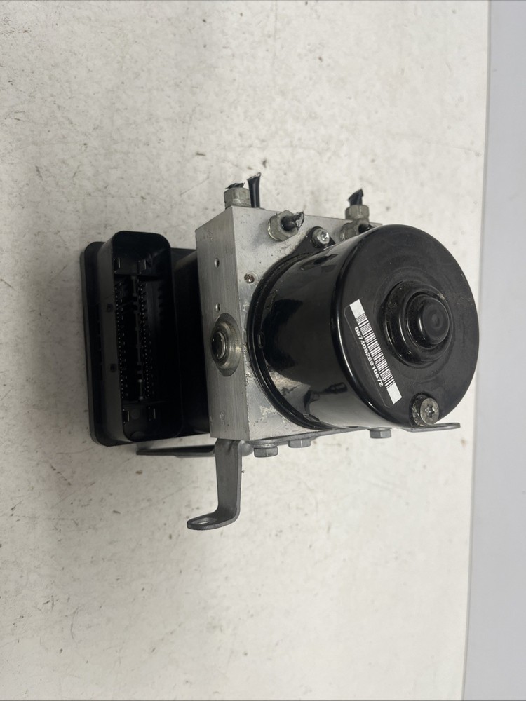 BMW 1 SERIES E87 ABS PUMP CONTROL MODULE 2007 6776055