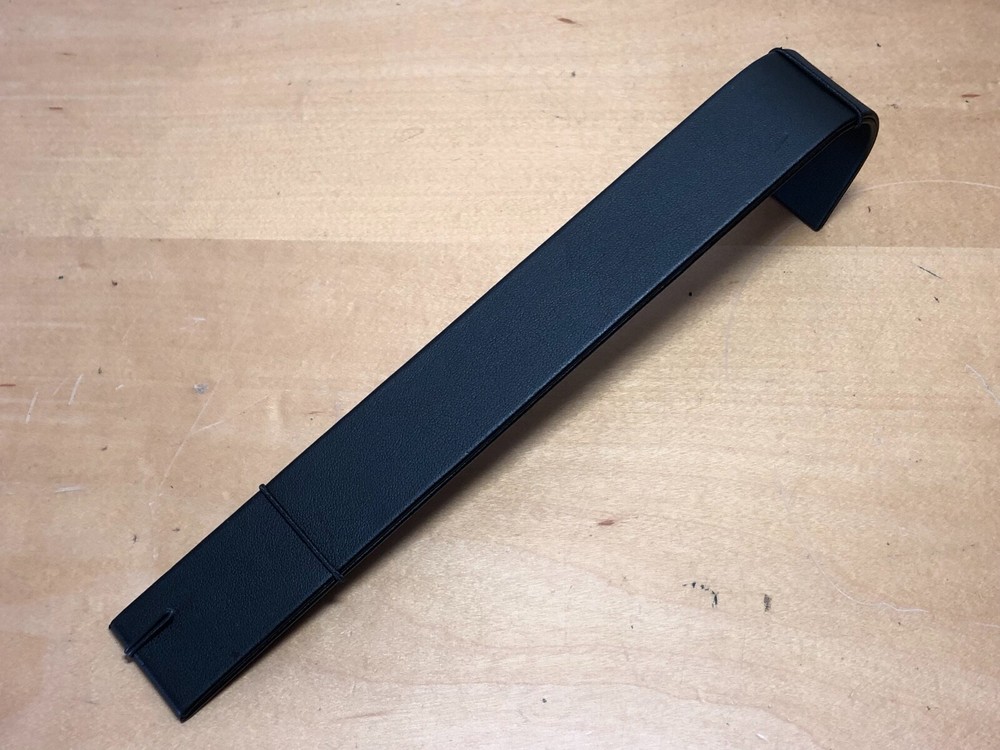 Used - Watch Support - 22.5 Cm X 3 Cm