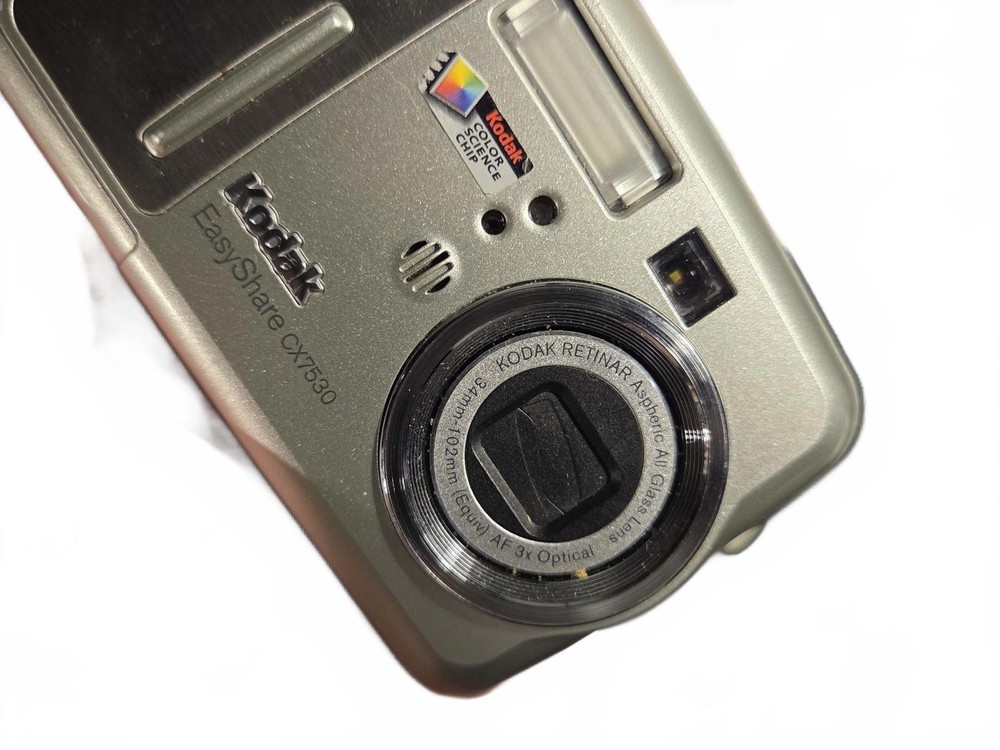Kodak EasyShare CX7530 Camera | 2004 - 5MP - AA Batteries